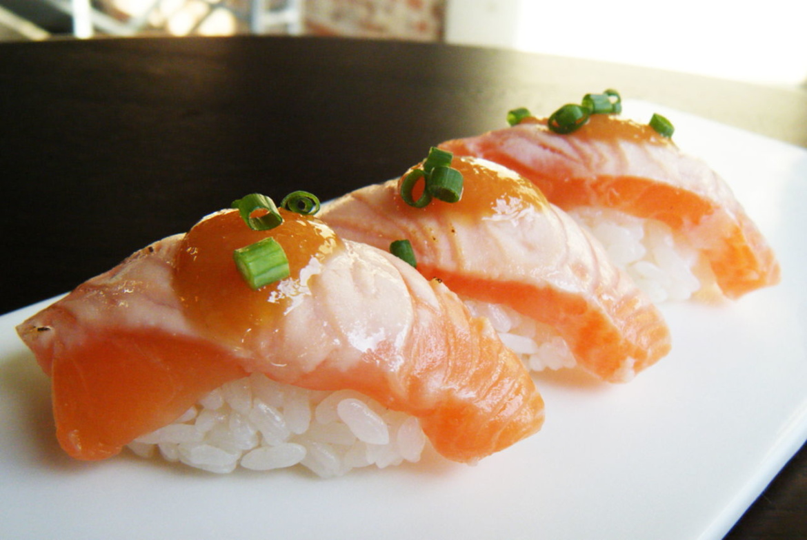 1bAburi-Salmon-NigiriDONE.jpg